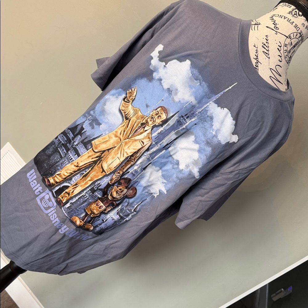 Walt Disney World Mickey Mouse And Walt Statue Adult Shirt Size L New